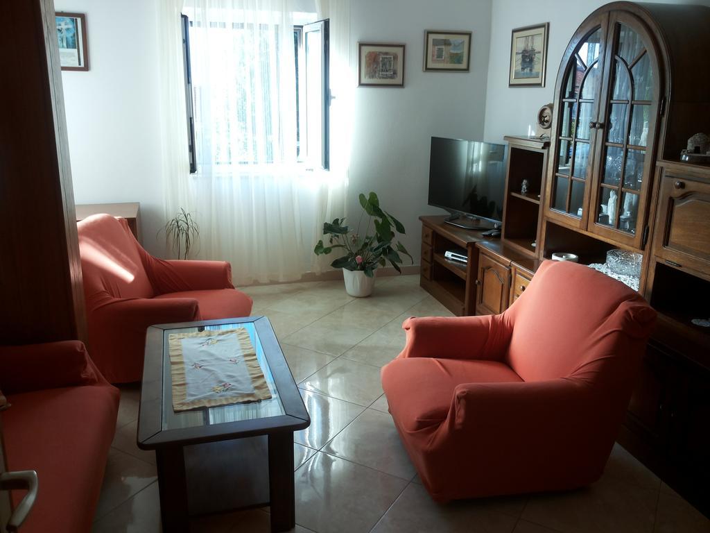 Apartment Ranka Postira Szoba fotó